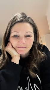 Diana Tsonis's Instagram, Twitter & Facebook