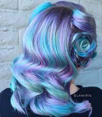 Fino ad oggi i capelli blu hanno davvero spopolato, ma adesso sta finendo il loro momento e sta iniziando il momento dei capelli viola. Capelli Azzurro Ghiaccio 20 Idee In Tutte Le Sue Sfumature