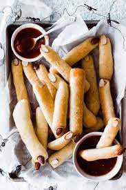 Witch Finger Breadsticks Oh So Delicioso Recipe Breadsticks Witches Fingers Delicious