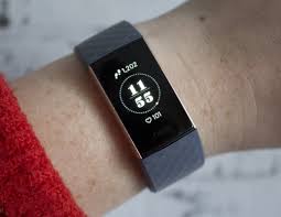 Then it tracks and displays with a vívosmart 4 tracker on your wrist, you don't have to choose between staying connected and. Fitbit Charge 4 Vs Garmin Vivosmart 4 Which Is Better For You