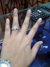 Cincin dua bentuk, tanda terikat. Hanis Sania Habib Jewels Diamond Fiest 2014