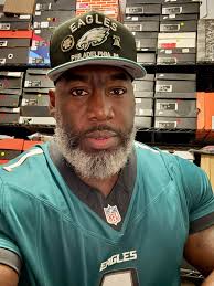 Thanks for the add... and, it's my favourite season, too! 🕷❤️