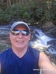 I'm looking for recommendations of warm places to visit in the US in early  February that has nice hiking!