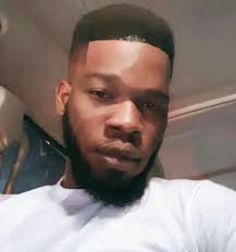 Nobody should like, comment or share this My picture, because my face no  good at all. Today's fasting don tie me. Because oyinbo say; an hungry man  is always an angry man.