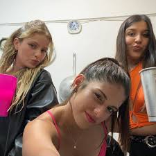 May Gomez (@maygomez___) • Instagram photos and videos