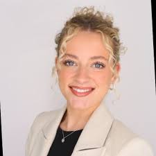 I am excited to continue my involvement in The Ralph and Luci Schey Sales  Centre as the Director of Curriculum.