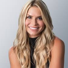 Laura Mark's Instagram, Twitter & Facebook