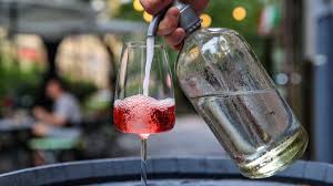 First dinner party when you use your wedding china for the first time, and invite your friends round for dinner and wine, serve a glass of this delicious brand, and the parties you host will be in demand! The Fizzy Froccs Is The Ultimate Summer Drink Eater