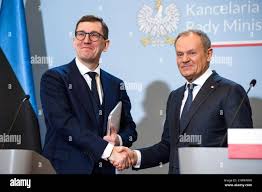 Ujazdowskie avenue hi-res stock photography and images