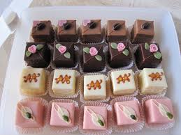 Petit fours ist ein rezept mit frischen zutaten aus der kategorie gelee. Petits Fours Magdalenes Tortenwerk