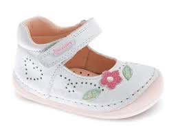 Pablosky a specialist in stylish & comfortable children's footwear from spain with its own distinct technology, the pablosky system: White Pablosky Baby Girl Crawlers 068905 Pablosky