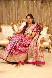 Banarasi Saree Shalu Marathi Wedding Couple Wedding Dress Saree Wedding Indian Wedding Sari