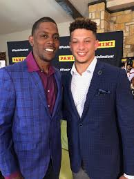 As thousands of fans gear up to cheer on their chiefs, one fan from texas has been cheering on quarterback patrick mahomes for years, even before he ever. Tyler Paper Sports On Twitter Patrick Mahomes Patrickmahomes5 Ready For The Nfl Draft With His Mother Randi And Father Pat Via Philhicksetfs