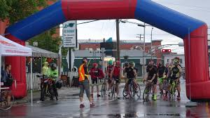 Velo Sous La Pluie A Matane Radio Canada Ca
