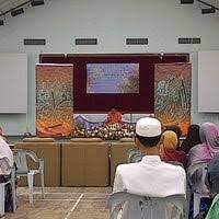Saya lahir dan besar dengan agama di ktp saya yaitu islam. Dewan Jabatan Agama Islam Pahang Kuantan Pahang