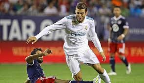 Ecco le ultime notizie, commenti e news sulle partite del ex giocatore dell'inter. Transfergerucht Ac Milan Und Inter Mailand Sind Scharf Auf Real Star Mateo Kovacic