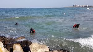 Nuestras colecciones de ropa de. TanÄr CÄutat De Salvatori DupÄ Ce A Intrat In Mare Pe Plaja De La Corbu Si Nu A Mai IeÈit Update Ctnews