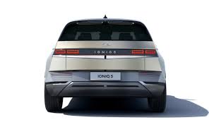 Starting with the ioniq 5, the automaker has plans to follow it up with 22 more evs by 2025. Ioniq 5 Hyundai Zeigt Erstes Elektroauto Auf Neuer Plattform Teslamag De
