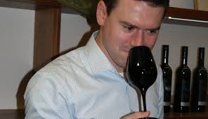 Der Weinentdecker mit den schnellen Autos