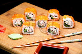 Sushi, maki, california, yakitori, sashimi et bien d'autre pour le plaisir de votre palais. California Maki Sushi With Masago Fototapete Fototapeten Close Up Hausgemachte Traditionellen Myloview De