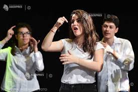 Puteti sa comunicati în foarte multe feluri fara. Proiect 75 De Elevi InvaÅ£Äƒ Teatru In Limbaj Mimico Gestual Si Vor Juca In Piese La Excelsior Agerpres ActualizeazÄƒ Lumea
