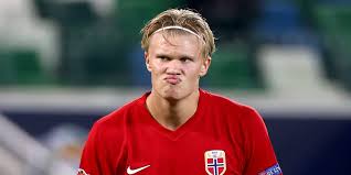 Red bull salzburg forward erling haaland has dropped a hint over a possible move to old trafford after being pictured signing a manchester united shirt. Erling Haaland Scores 2 Stunning Goals As Norway Sink Northern Ireland