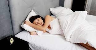 La constance est un élément essentiel dans le développement d'habitudes de sommeil saines.des études montrent que les personnes qui dorment et se réveillent à la même heure chaque jour (en particulier les enfants, les adolescents et les jeunes adultes) sont moins susceptibles d'avoir des problèmes de sommeil, et la constance a. 10 Aliments A Privilegier Pour Passer Une Bonne Nuit Cuisine Az