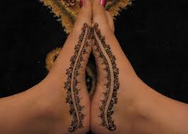 Look Elegant With 16 Best Simple Mehandi Designs Henna Designs Feet Mehndi Designs Mehndi Design Images