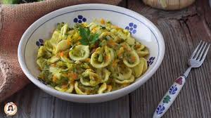 La cucina italiana è ricca di lievitati e panificati, perfetti da soli, farciti o in abbinamento a secondi piatti. Aperitivo Rinforzato Ricette E Spunti Per Un Menu Delizioso