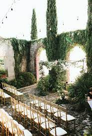 Pretty Botanical Wedding In The Ruins Of A 1920 S Warehouse Ruffled Outdoor Wedding Venues Historic Wedding Venue Atlanta Wedding Venues