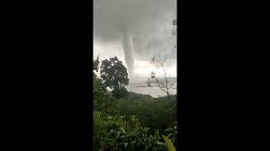 Angin puting beliung muncul di tengah waduk gajah mungkur wonogiri, bpbd sebut tak ada kerusakan. Qkj1hyrmfnemxm