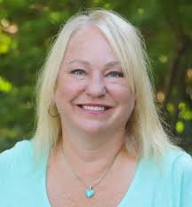 Shari Herzberg's Instagram, Twitter & Facebook