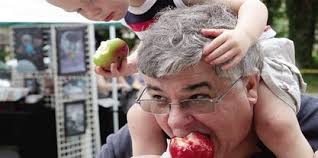 Acushnet's Apple-Peach Festival delights visitors