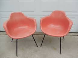 2 Vintage Mid Century Modern Krueger Fiberglass Shell Arm Chair Coral Pink Mid Century Modern Korallenrosa Stuhle