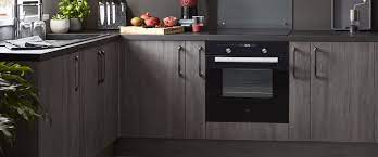 Pairing with a variety of decorating schemes, this elegant flooring offers the authentic appearance of wood floors. Cuisine Chia Chene Gris Brico Depot