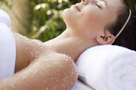 Lesen sie hier, was alles gegen sonnenbrand hilft. Gib Mir 5 S O S Sonnenbrand Die Besten Funf Hausmittel Die Sofort Helfen Gala De