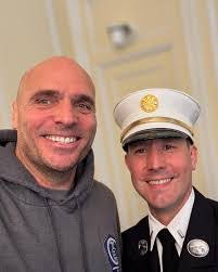 Billy Simons's Instagram, Twitter & Facebook