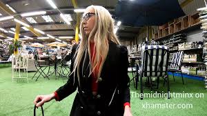 Crossdresser flashing in store - XXXi.PORN Video