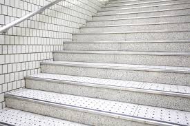 Treppenfliesen im außenbereich bieten vorteile,. Betontreppe Rutschhemmend Gestalten Das Ist Zu Beachten
