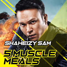 What did Shaheizy Sam Samad eat to build up his muscular physique💪💪💪 for  the entire Polis Evo 2 production?🎥 . ⬅️SWIPE LEFT for MORE⬅️ . EAT like  SAM👍🏼 Grab 5x muscle meal