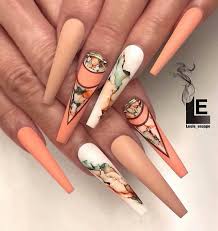 Eles são feitos de um fel fino e transparente, que é moldada de acordo com o formato desejado. Unhas Decoradas 2021 14 Tendencias 110 Fotos Passo A Passo