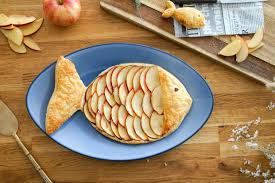 Tarte Fine Aux Pommes Poisson D Avril Par Les Pepites De Noisettes Recette En 2020 Tarte Fine Aux Pommes Tarte Fine Alimentation