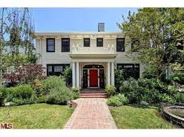 Photos 37 Celebrity Homes That Will Blow Your Mind Colonial Style Homes Celebrity Houses Katherine Heigl