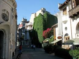 El barrio bellavista es un sector de la ciudad de santiago de chile ubicado entre la ribera norte del río mapocho y el cerro san cristóbal. Bairro Lastarria Sera Que Vale A Pena Conhecer Ou Se Hospedar La