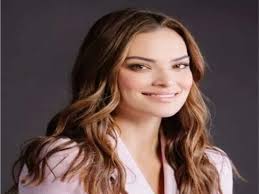 Who is Troy Aikman's new girlfriend Marisa Howard? Former model, wellness  entrepreneur, and children's book author