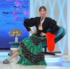 Iulia albu is a popular howto & style channel on youtube. Iulia Albu Fashion Style Maxi Skirt