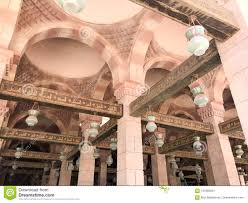 Wir sind uns einfach sicher: Grosse Holzerne Deckenbalken Planken Decken Unter Der Decke Mit Bogen Und Lampen Laternen In Der Arabischen Islamischen Moschee Stockfoto Bild Von Islamisch Innere 121860624