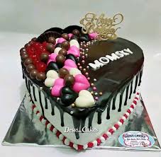 Pada umumnya, kue bolu yang kerap digunakan oleh toko roti untuk membuat kue ulang tahun. Jual Kue Ultah Bentuk Love Coklat Di Lapak Dewi Cakes Bukalapak