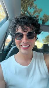 Beéle y Jirafita: La Diversión Sin Sentido