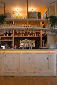 Interieur Du Restaurant Simonetta De Paris Comptoir En Bois Vieilli Et Parquet Au Sol Decoration Restaurant Bois Interieur De Restaurant Idee Deco Restaurant